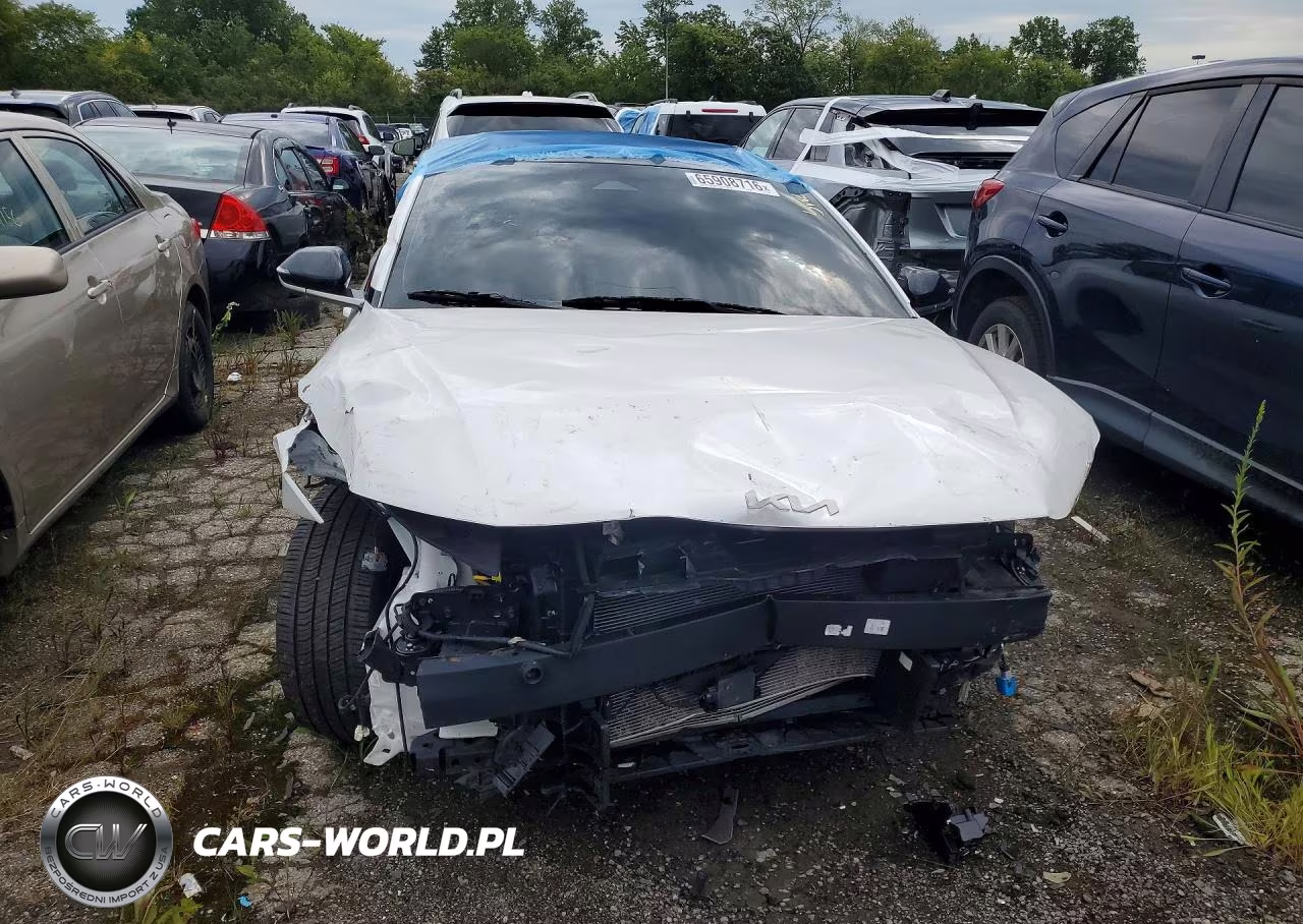 2025 Kia K4 Gt Line VIN:3KPFW4DE5SE162352 - 5