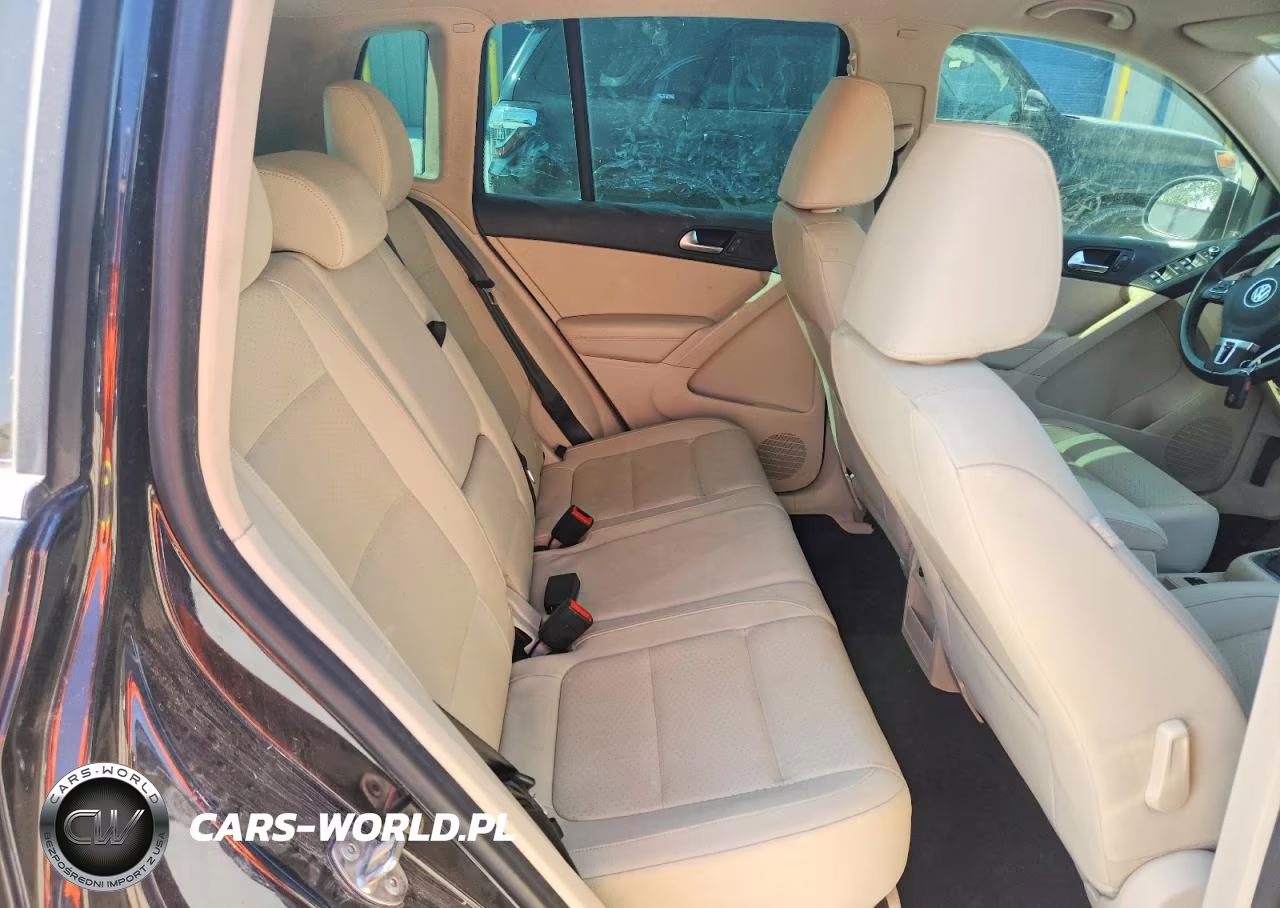 2014 Volkswagen Tiguan S VIN:WVGAV3AX7EW528024 - 11