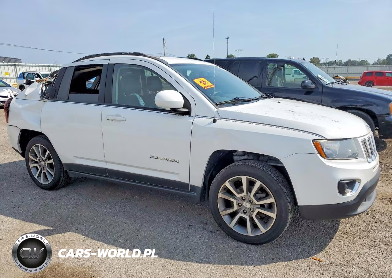 2016 Jeep Compass Latitude VIN:1C4NJCEA8GD548708 - 4