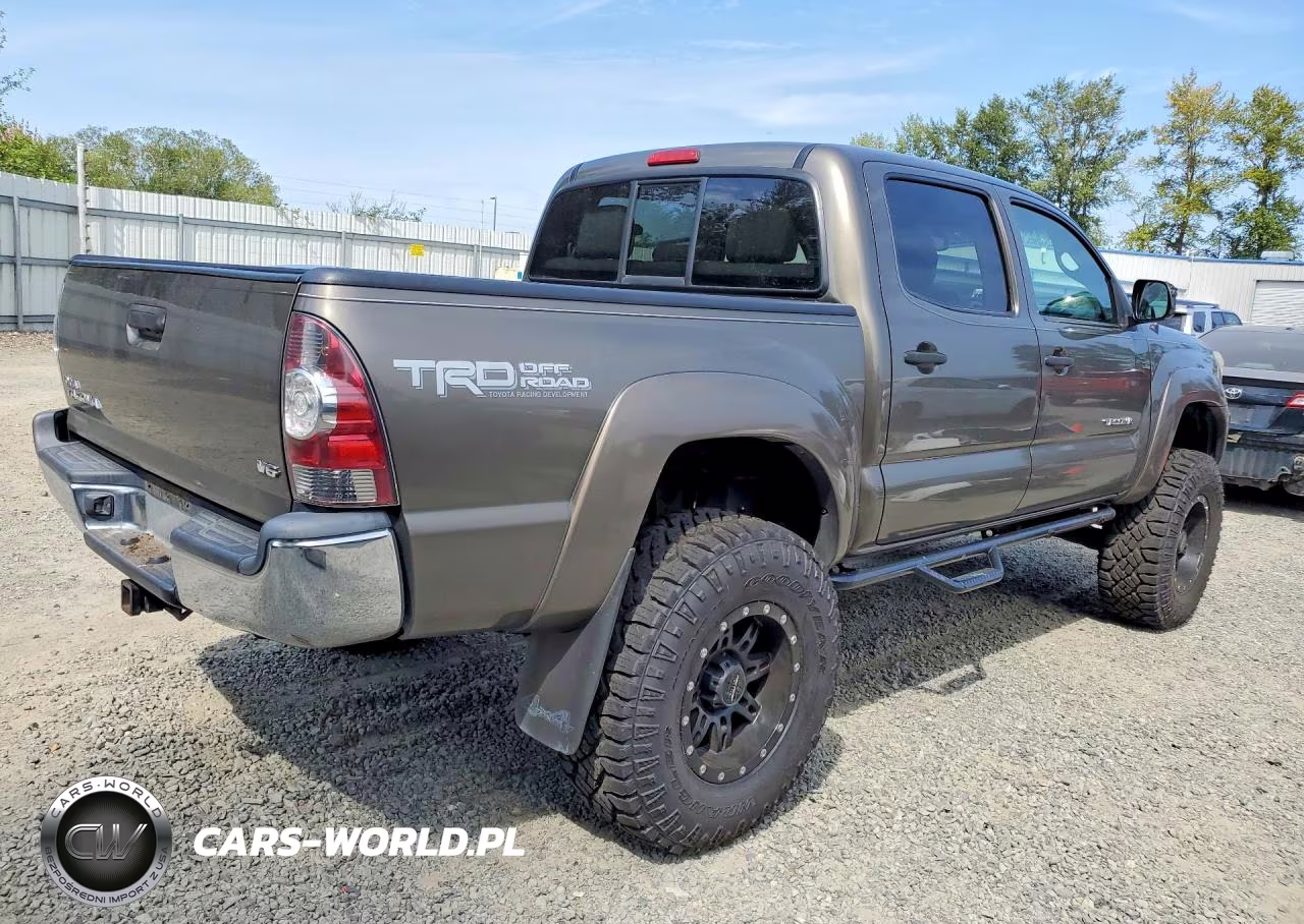 2013 Toyota Tacoma V6 VIN:3TMLU4EN4DM111764 - 3
