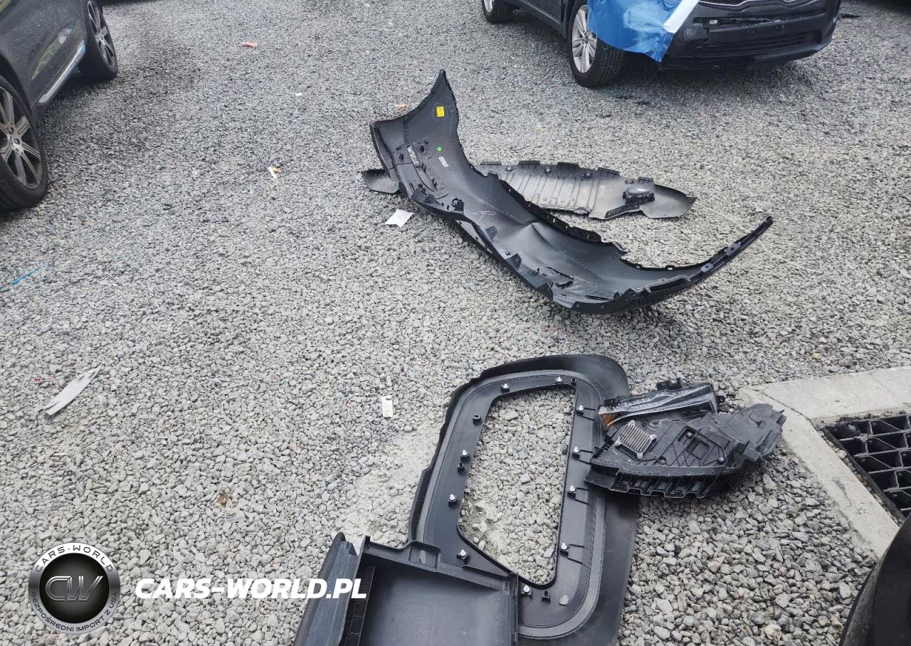 2024 Tesla Model Y VIN:7SAYGDEDXRF097324 - 12