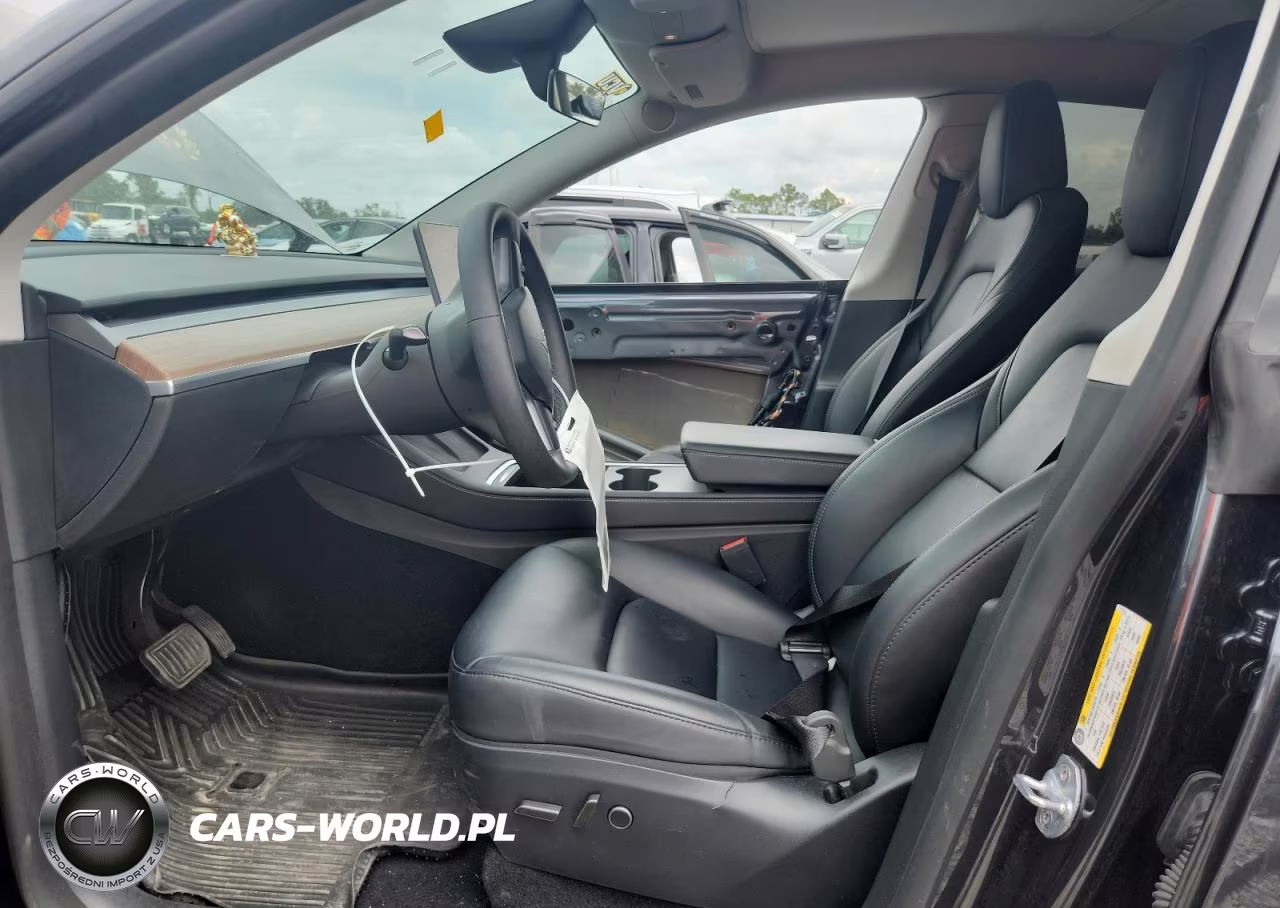 2024 Tesla Model Y VIN:7SAYGDEDXRF097324 - 7
