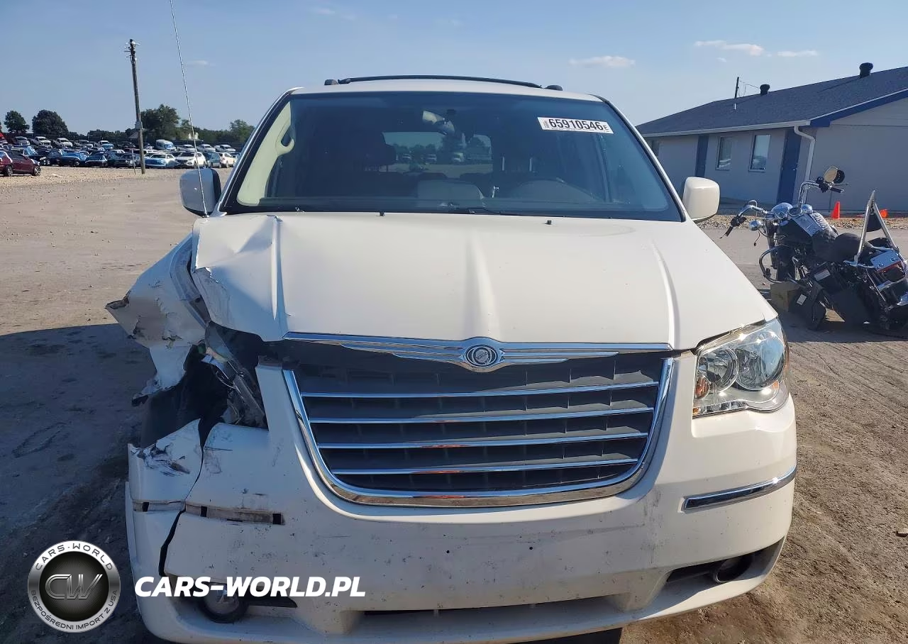 2010 Chrysler Town & Country Touring VIN:2A4RR5D11AR293339 - 5
