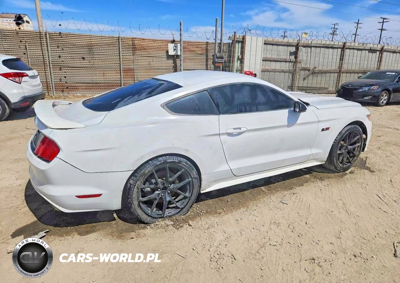 2015 Ford Mustang VIN:1FA6P8TH1F5425914 - 3