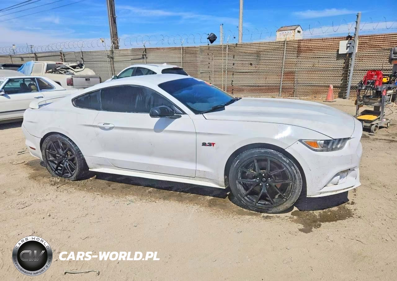 2015 Ford Mustang VIN:1FA6P8TH1F5425914 - 4