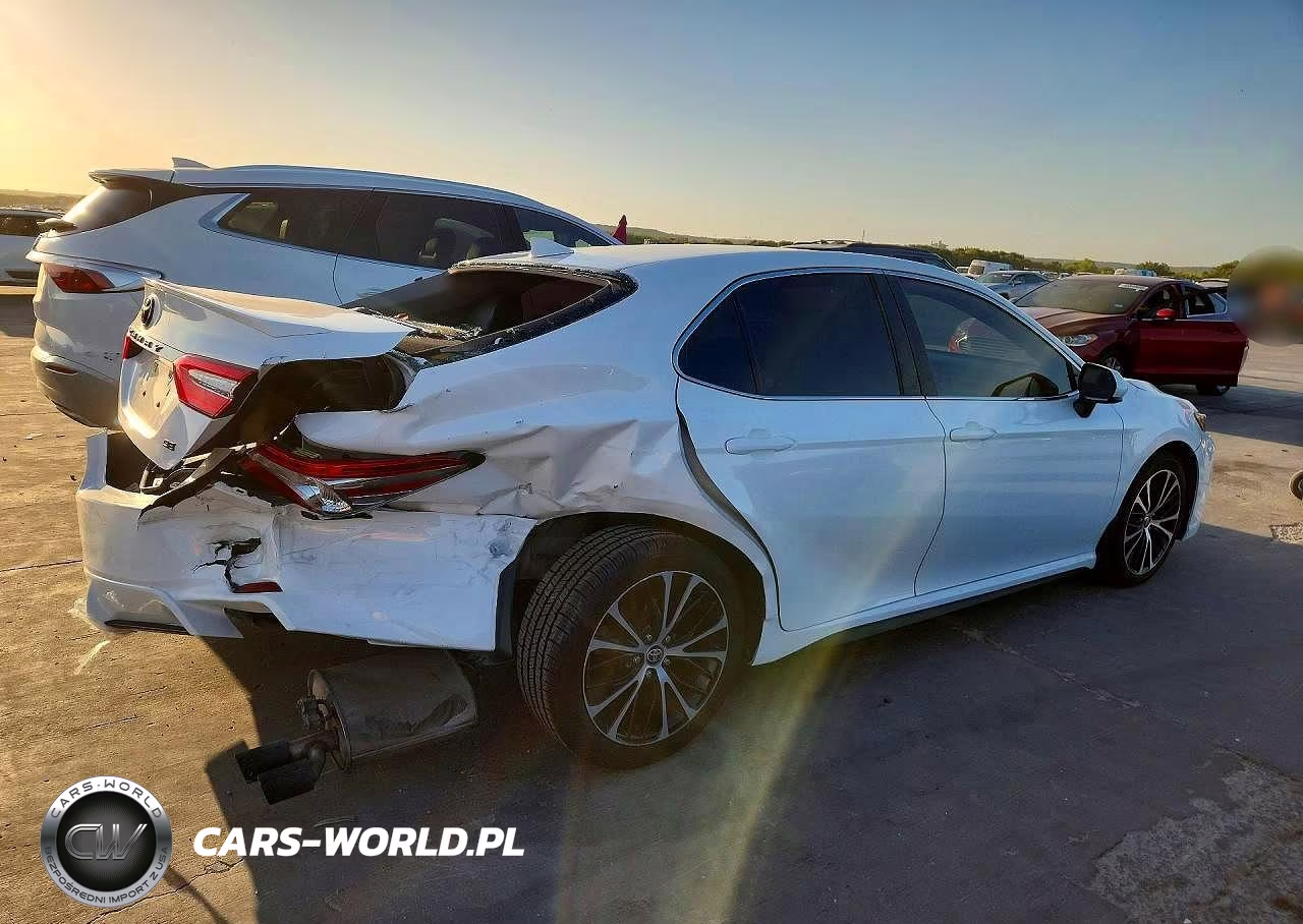 2020 Toyota Camry Se VIN:4T1G11AK6LU373795 - 3