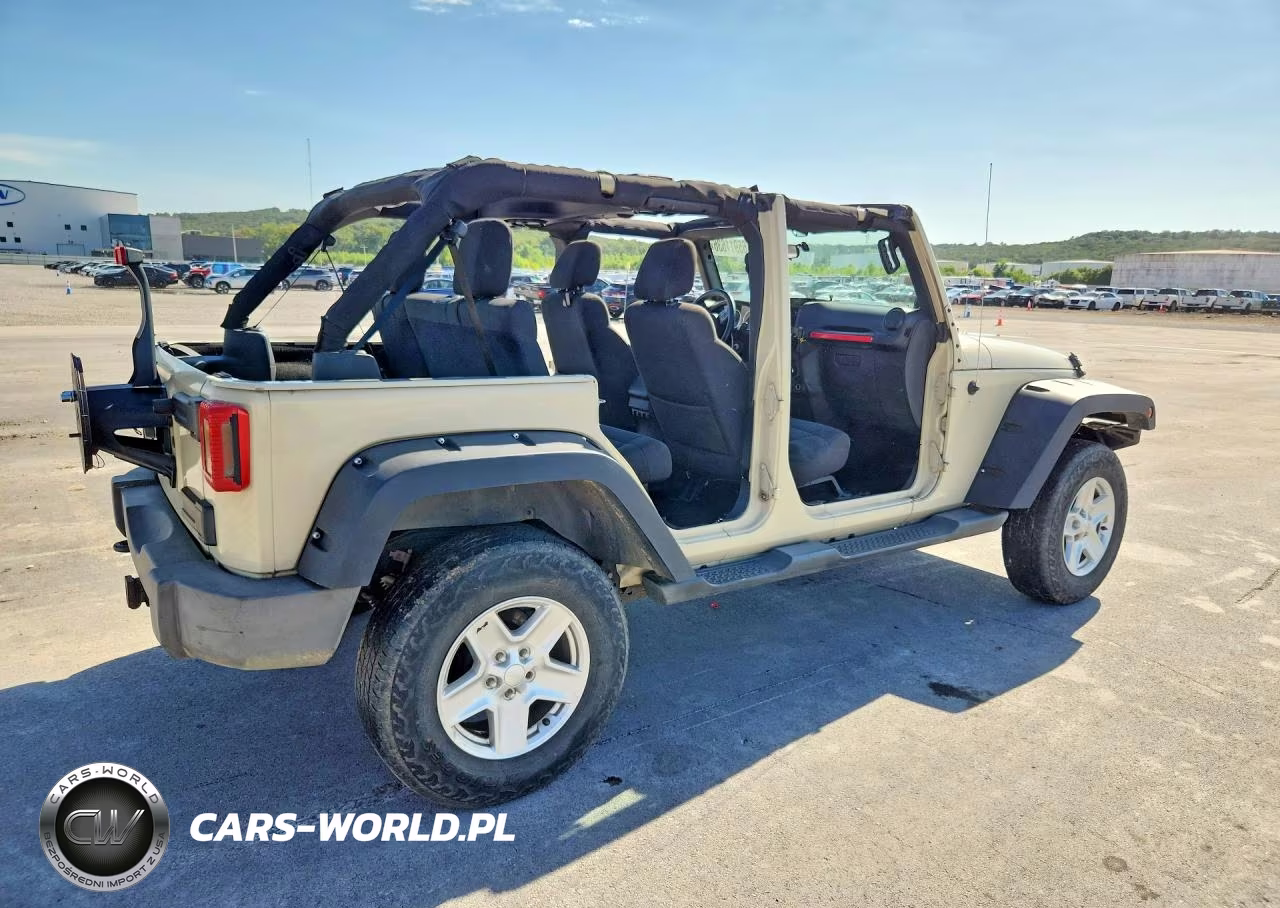 2011 Jeep Wrangler Unlimited Sport VIN:1J4BA3H15BL544879 - 3