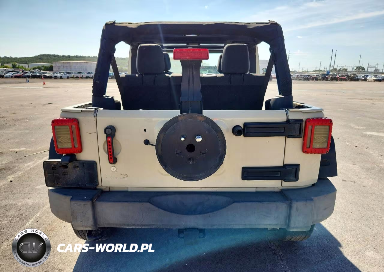 2011 Jeep Wrangler Unlimited Sport VIN:1J4BA3H15BL544879 - 6