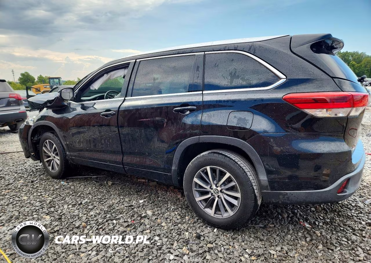 2018 Toyota Highlander Xle VIN:5TDKZRFH2JS545177 - 2