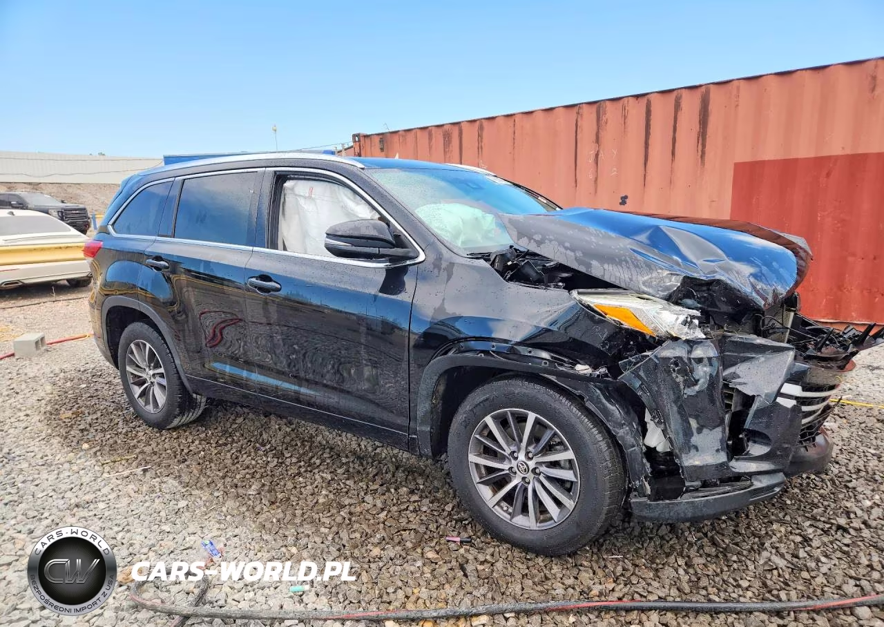 2018 Toyota Highlander Xle VIN:5TDKZRFH2JS545177 - 4