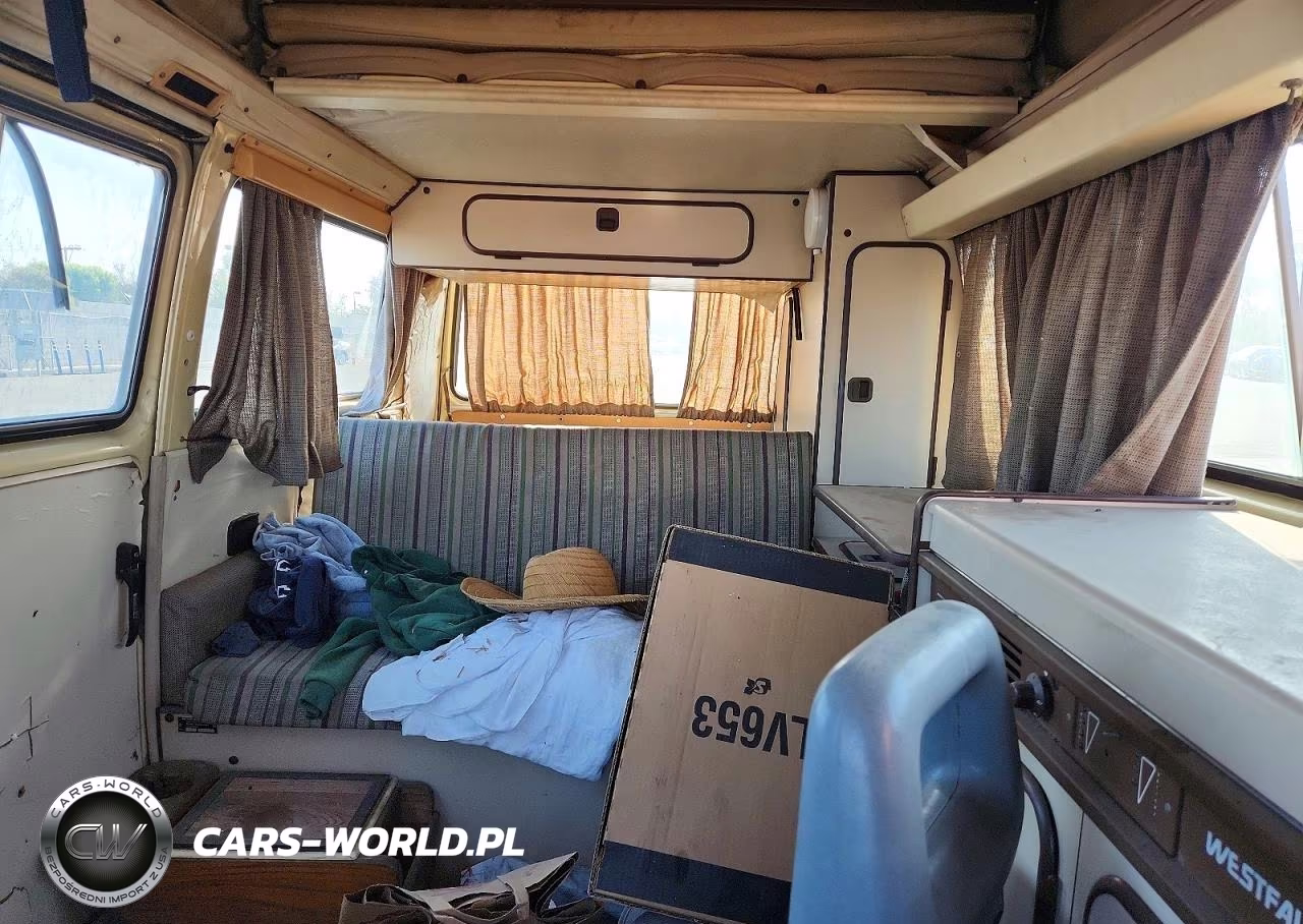 1982 Volkswagen Vanagon Campmobile VIN:WV2ZG0252CH033312 - 10