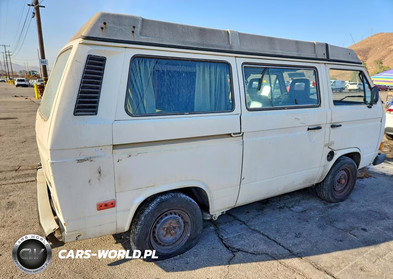 1982 Volkswagen Vanagon Campmobile VIN:WV2ZG0252CH033312 - 3