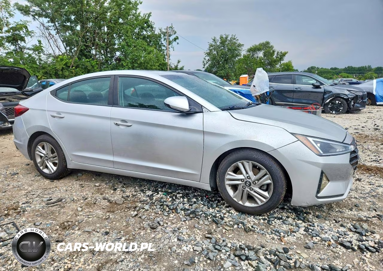 2019 Hyundai Elantra Value Edition VIN:KMHD84LF0KU767405 - 4