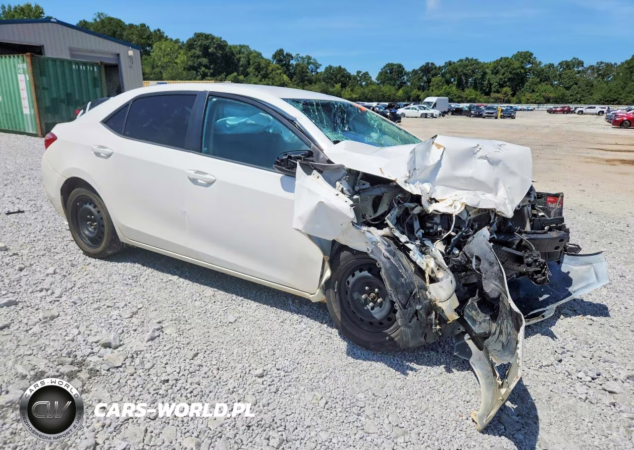 2017 Toyota Corolla Le VIN:5YFBURHE7HP597618 - 4