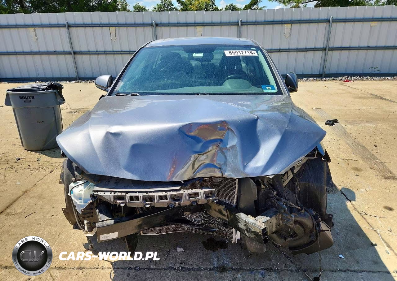 2018 Hyundai Elantra Value Edition VIN:5NPD84LF8JH325937 - 5