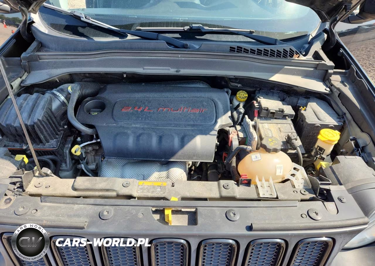 2018 Jeep Renegade Latitude VIN:ZACCJBBBXJPG74768 - 11