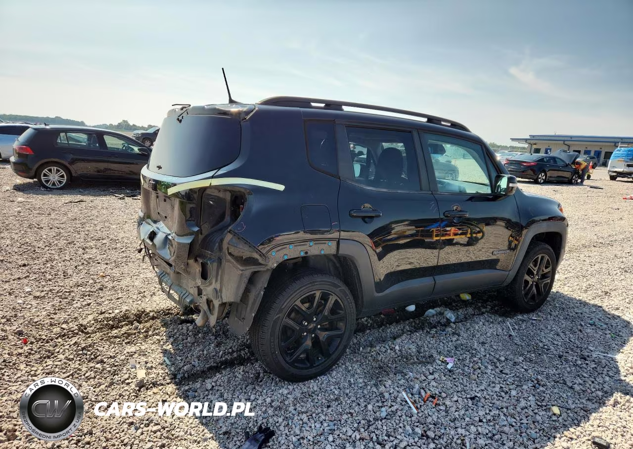 2018 Jeep Renegade Latitude VIN:ZACCJBBBXJPG74768 - 3