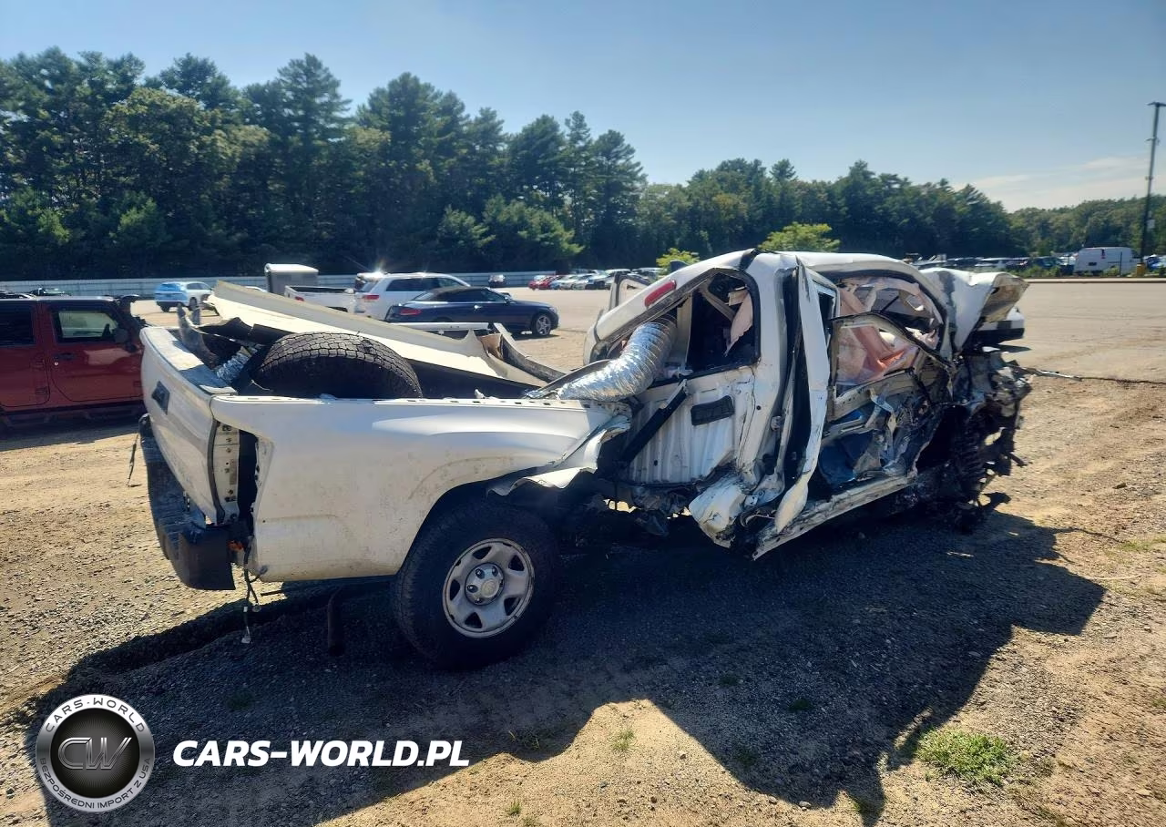 2019 Toyota Tacoma Sr VIN:5TFSX5EN1KX067903 - 3