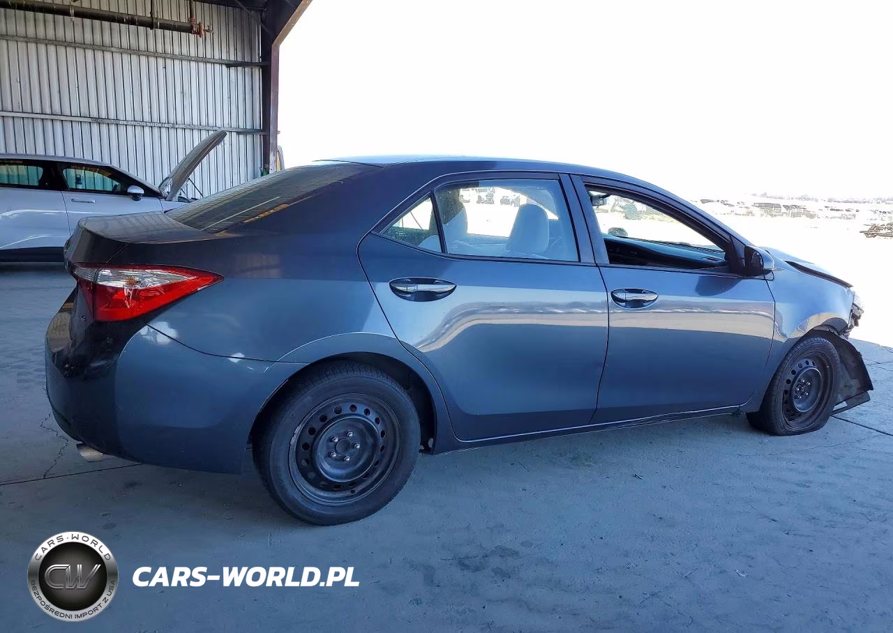 2015 Toyota Corolla Le VIN:5YFBURHE8FP251896 - 3