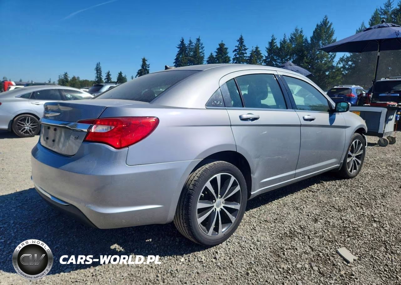 2014 Chrysler 200 Touring VIN:1C3CCBBB6EN132399 - 3