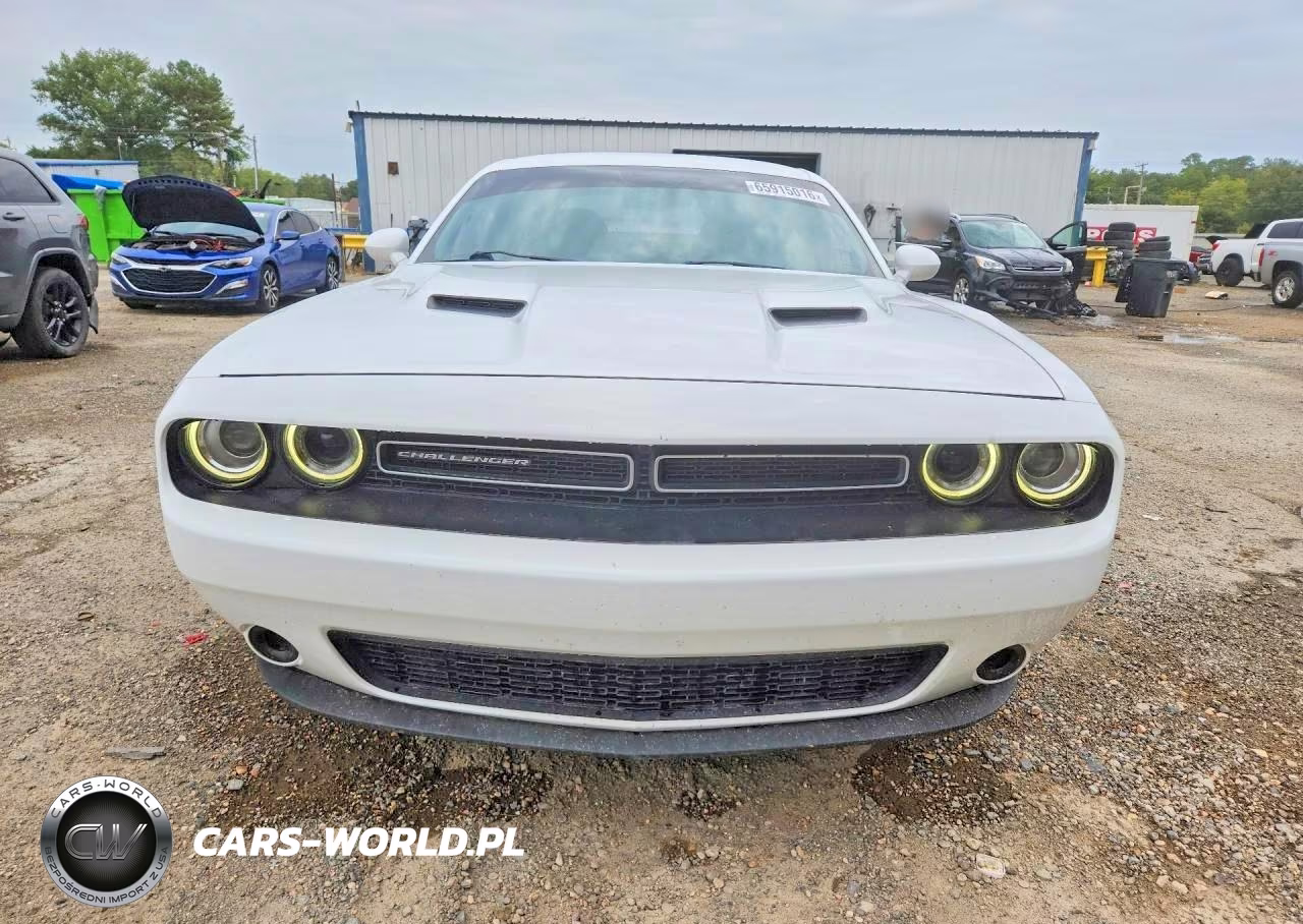 2018 Dodge Challenger Sxt VIN:2C3CDZAG6JH228295 - 5
