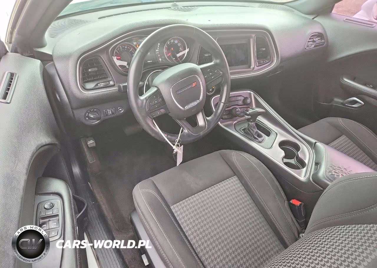 2018 Dodge Challenger Sxt VIN:2C3CDZAG6JH228295 - 8
