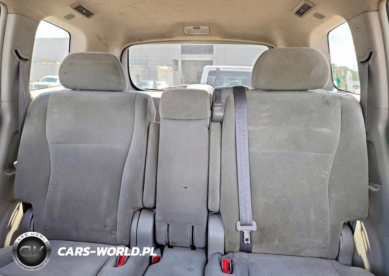2010 Toyota Highlander Base VIN:5TDBK3EH0AS031881 - 10