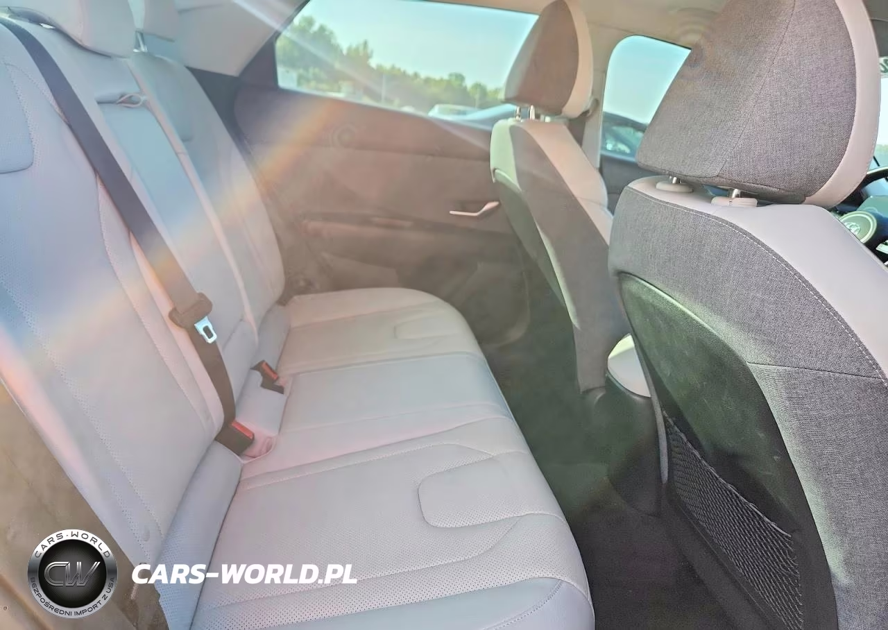 2023 Hyundai Elantra Limited VIN:KMHLN4AJ4PU049584 - 10