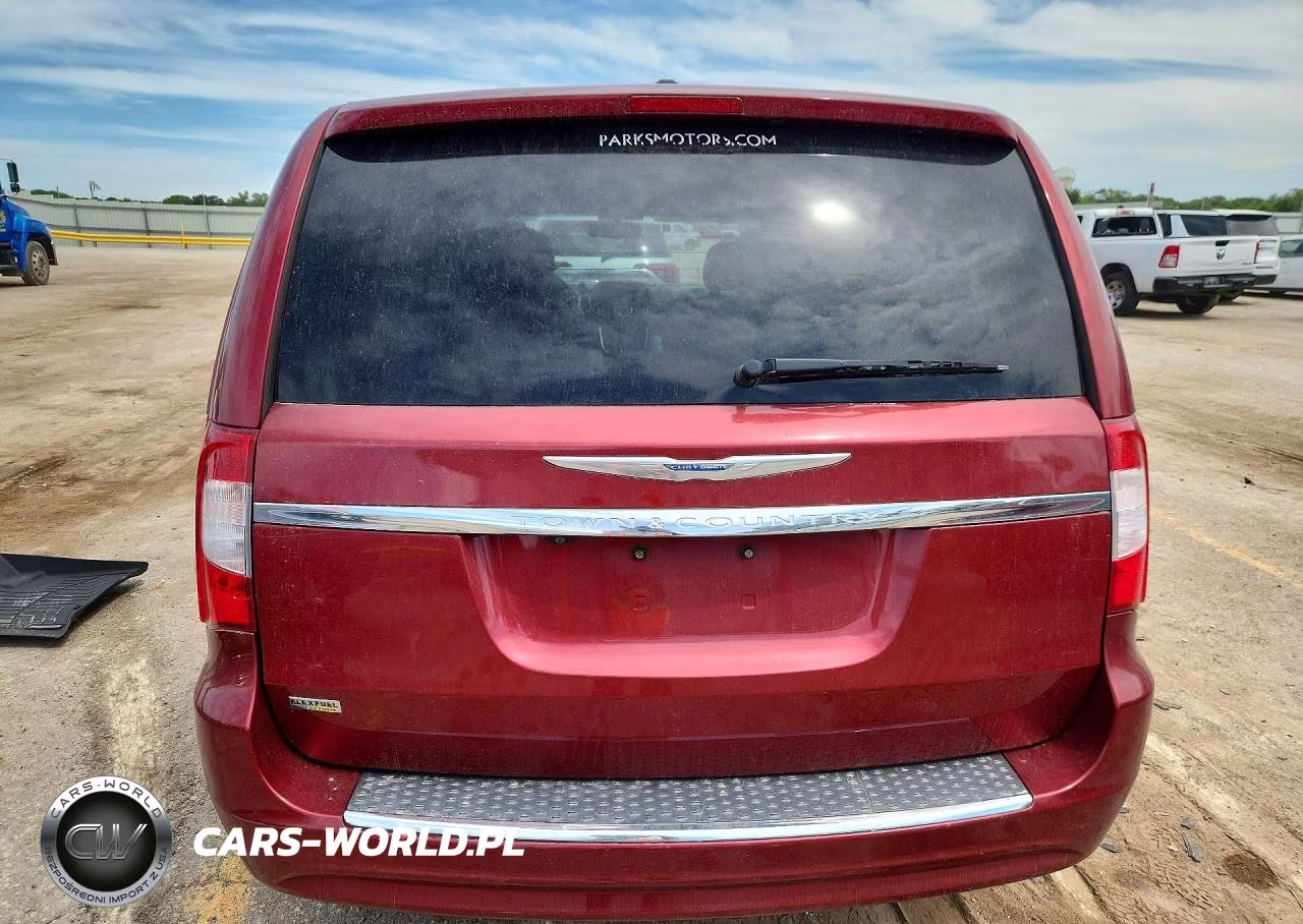 2015 Chrysler Town & Country Touring VIN:2C4RC1BG0FR715227 - 6
