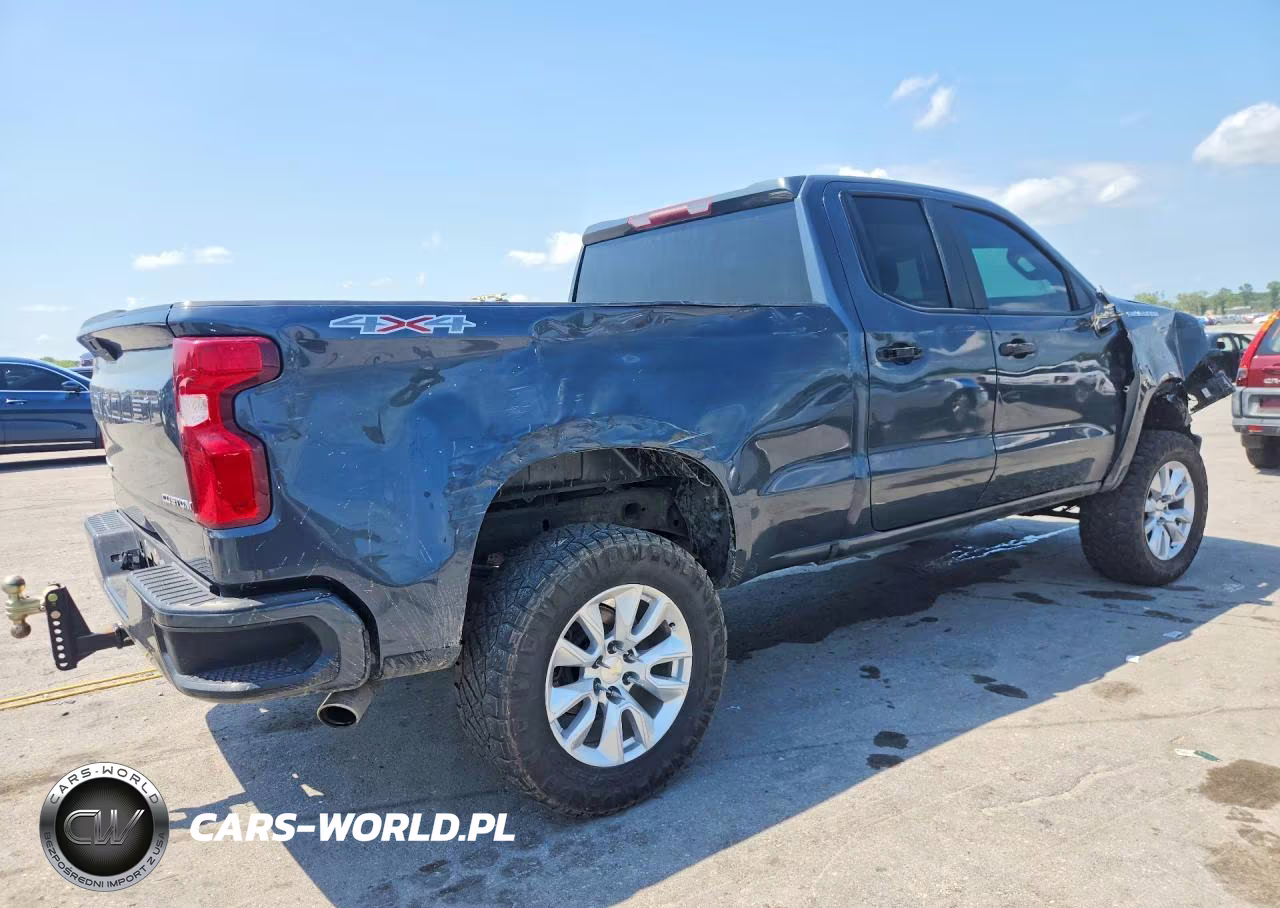 2020 Chevrolet Silverado K1500 Custom VIN:1GCRYBEH4LZ212538 - 3