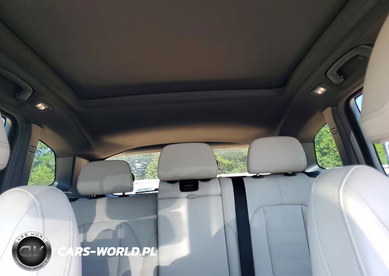 2021 BMW X3 xDrive30E VIN:5UXTS1C01M9E74776 - 10