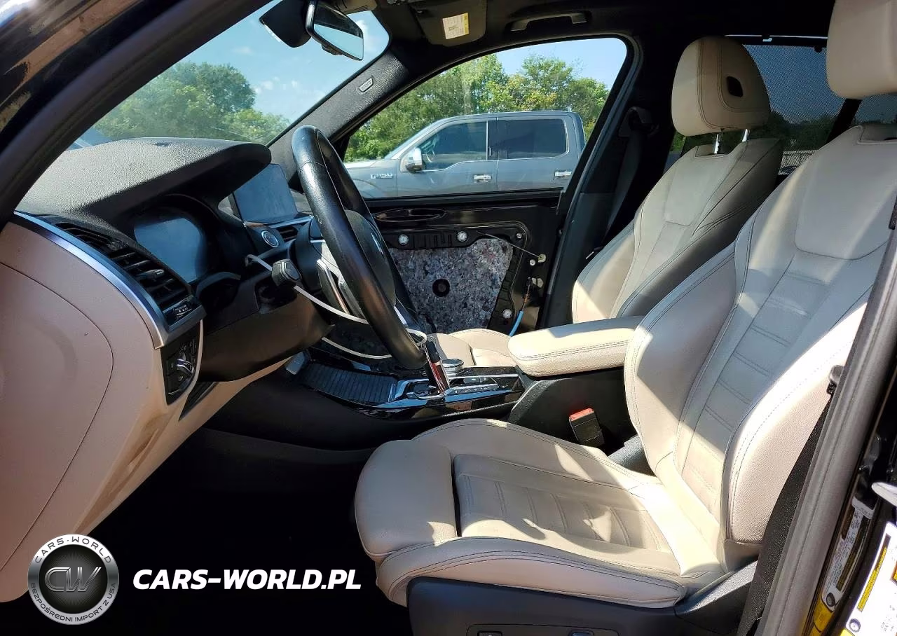 2021 BMW X3 xDrive30E VIN:5UXTS1C01M9E74776 - 7