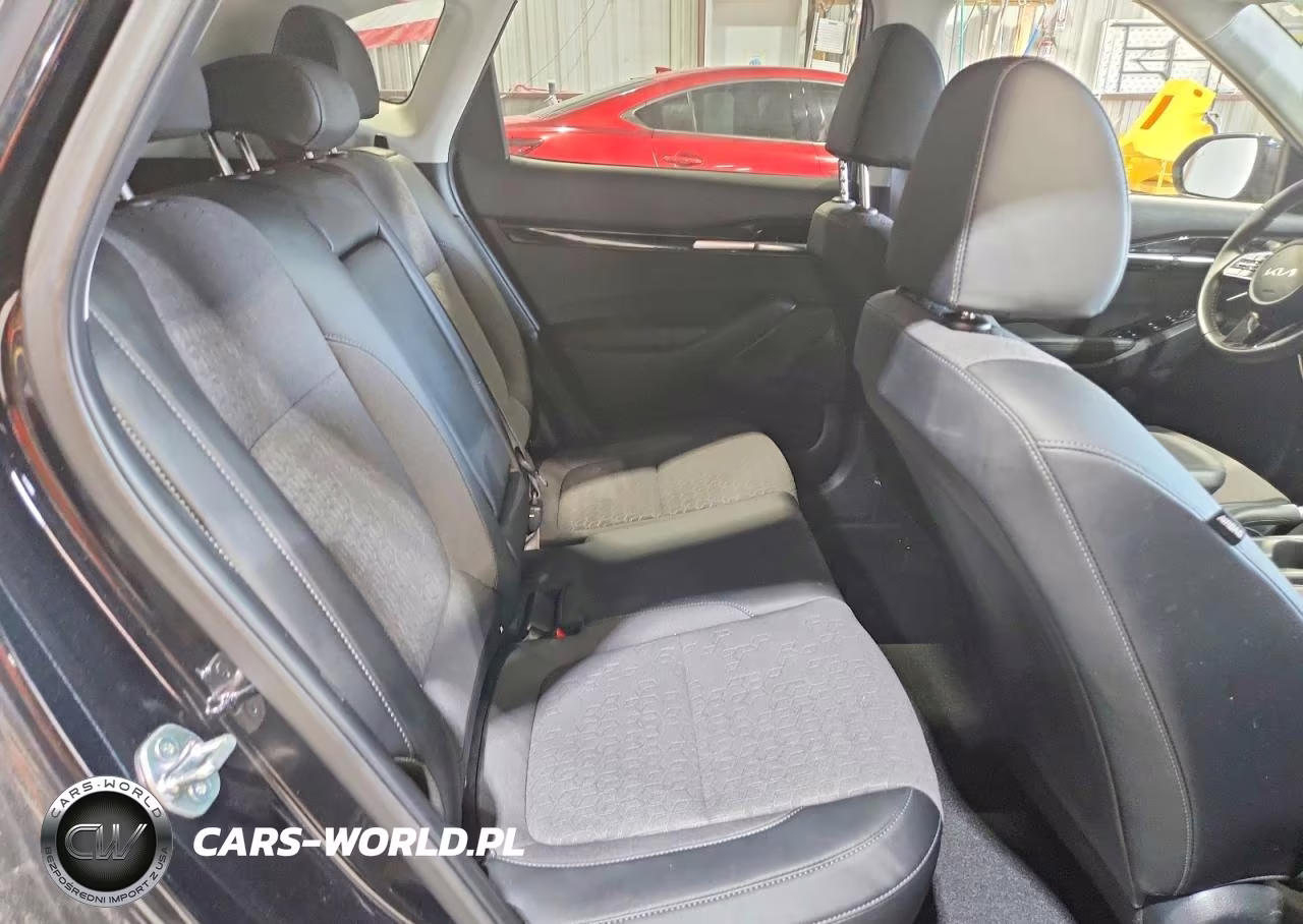 2024 Kia Seltos X Line VIN:KNDEUCA7XR7596472 - 11