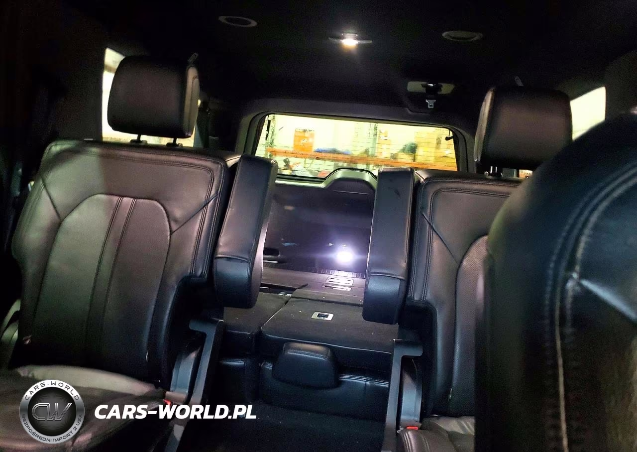 2018 Ford Expedition Max Limited VIN:1FMJK2ATXJEA34062 - 10
