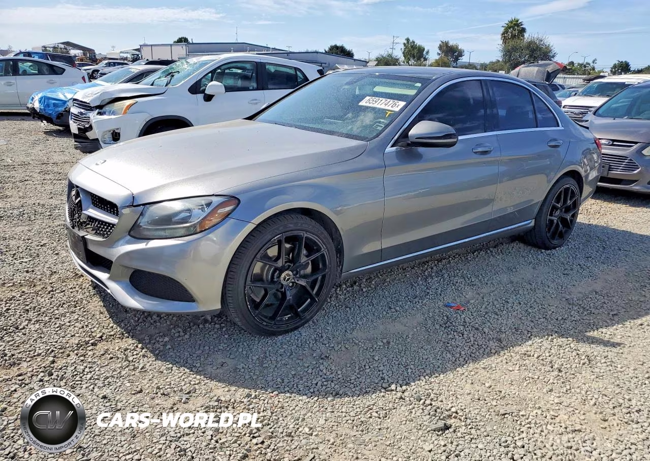 2015 Mercedes-Benz C 300 – zdjęcie 1 z 12