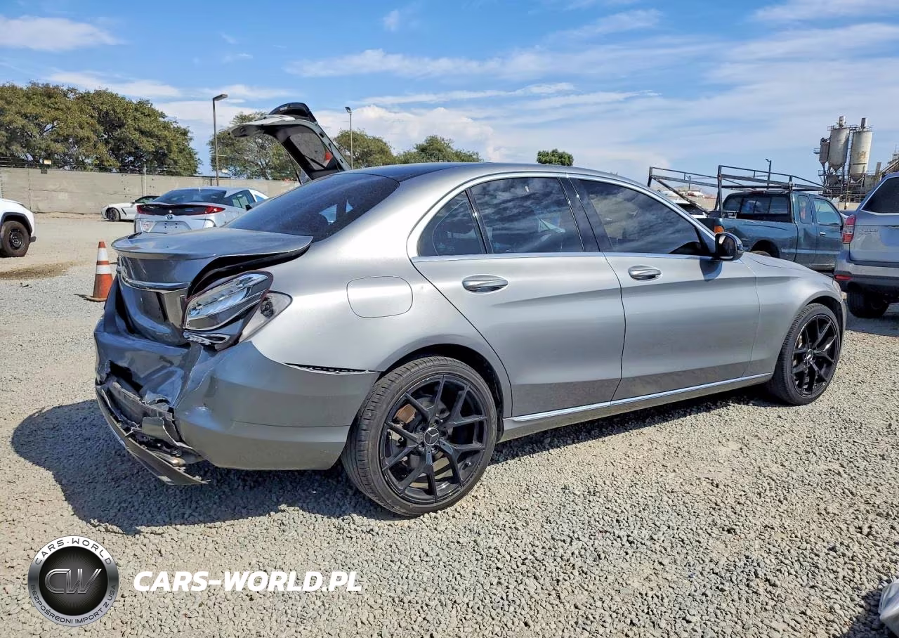 2015 Mercedes-Benz C 300 VIN:55SWF4JBXFU058352 - 3