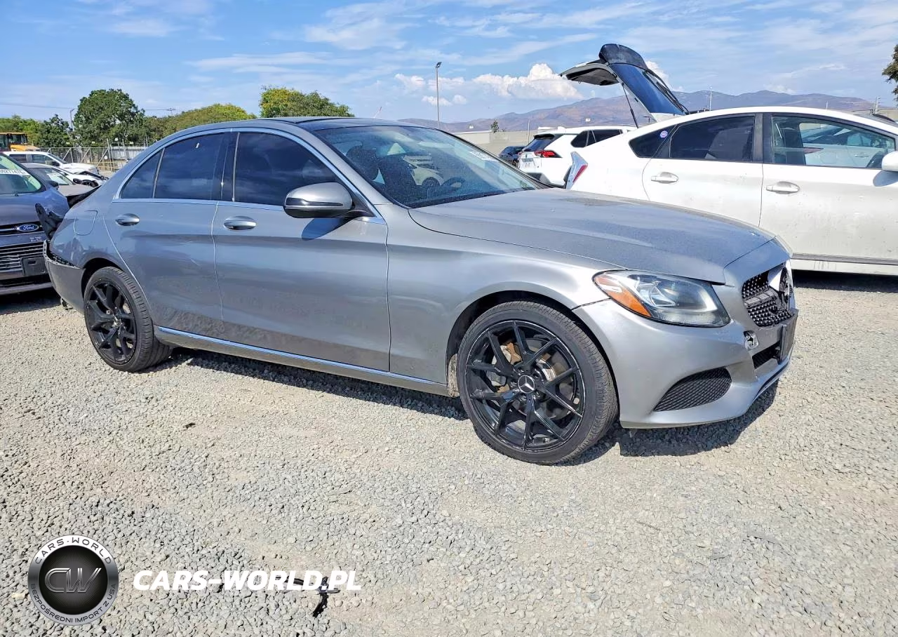 2015 Mercedes-Benz C 300 VIN:55SWF4JBXFU058352 - 4