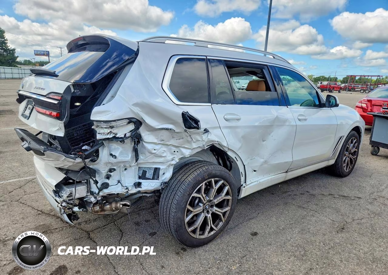 2026 BMW X7 xDrive40I VIN:5UX23EM00T9351237 - 3