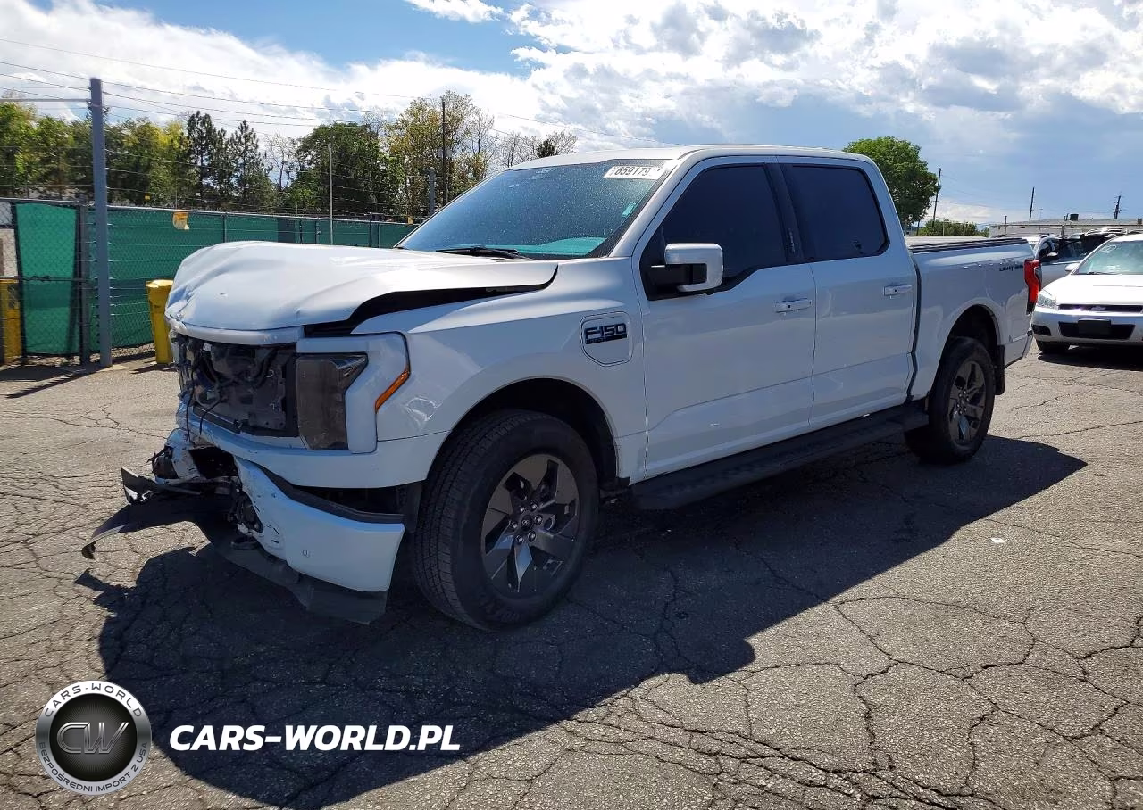 2025 Ford F150 Lightning Lariat
