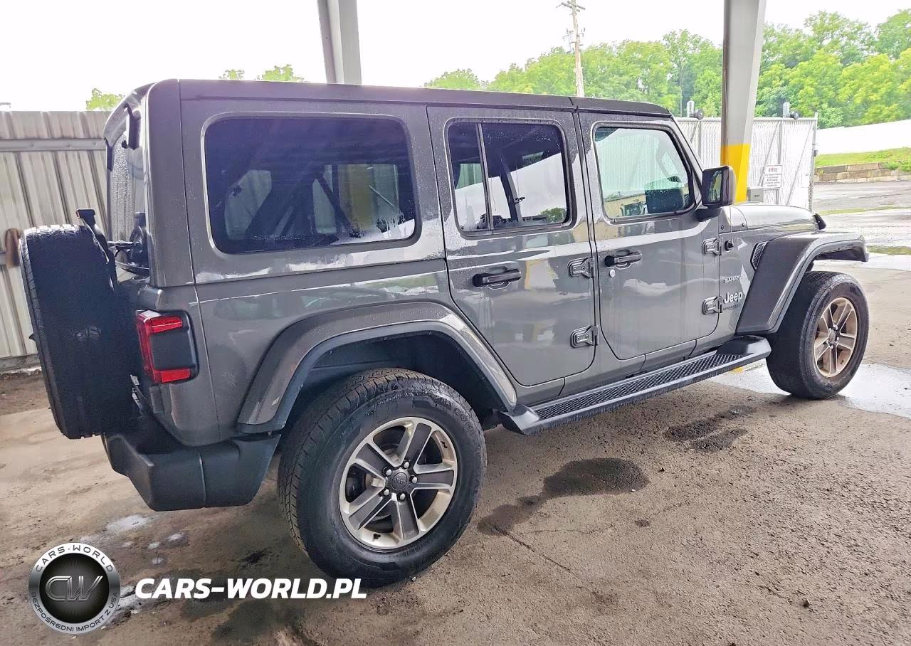 2018 Jeep Wrangler Unlimited Sahara VIN:1C4HJXEG4JW274248 - 3