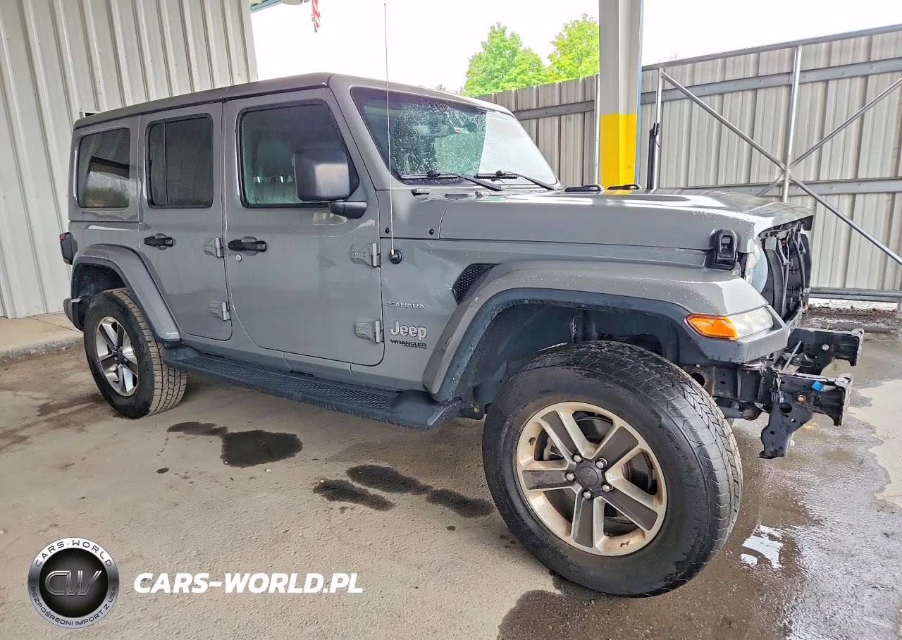 2018 Jeep Wrangler Unlimited Sahara VIN:1C4HJXEG4JW274248 - 4