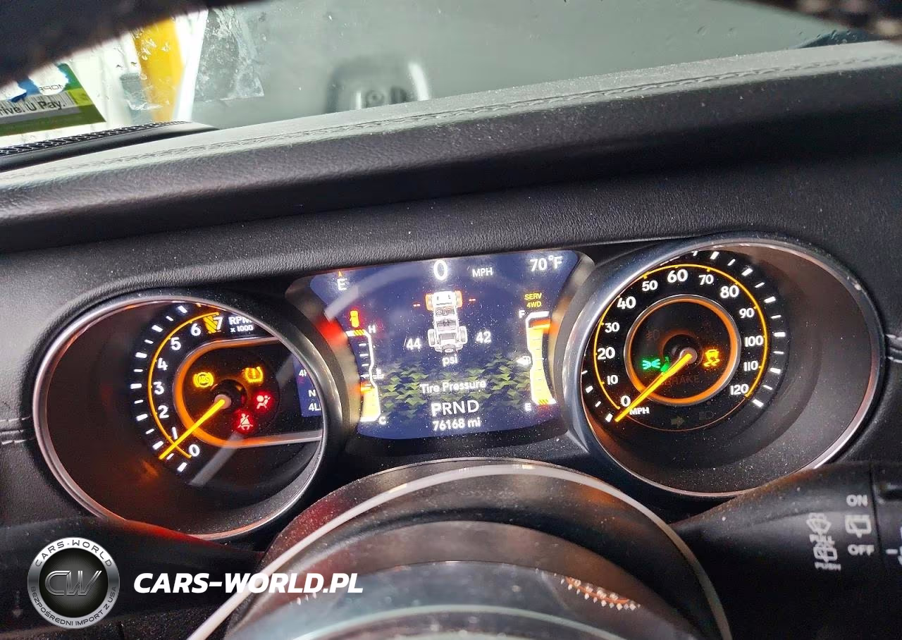 2018 Jeep Wrangler Unlimited Sahara VIN:1C4HJXEG4JW274248 - 9