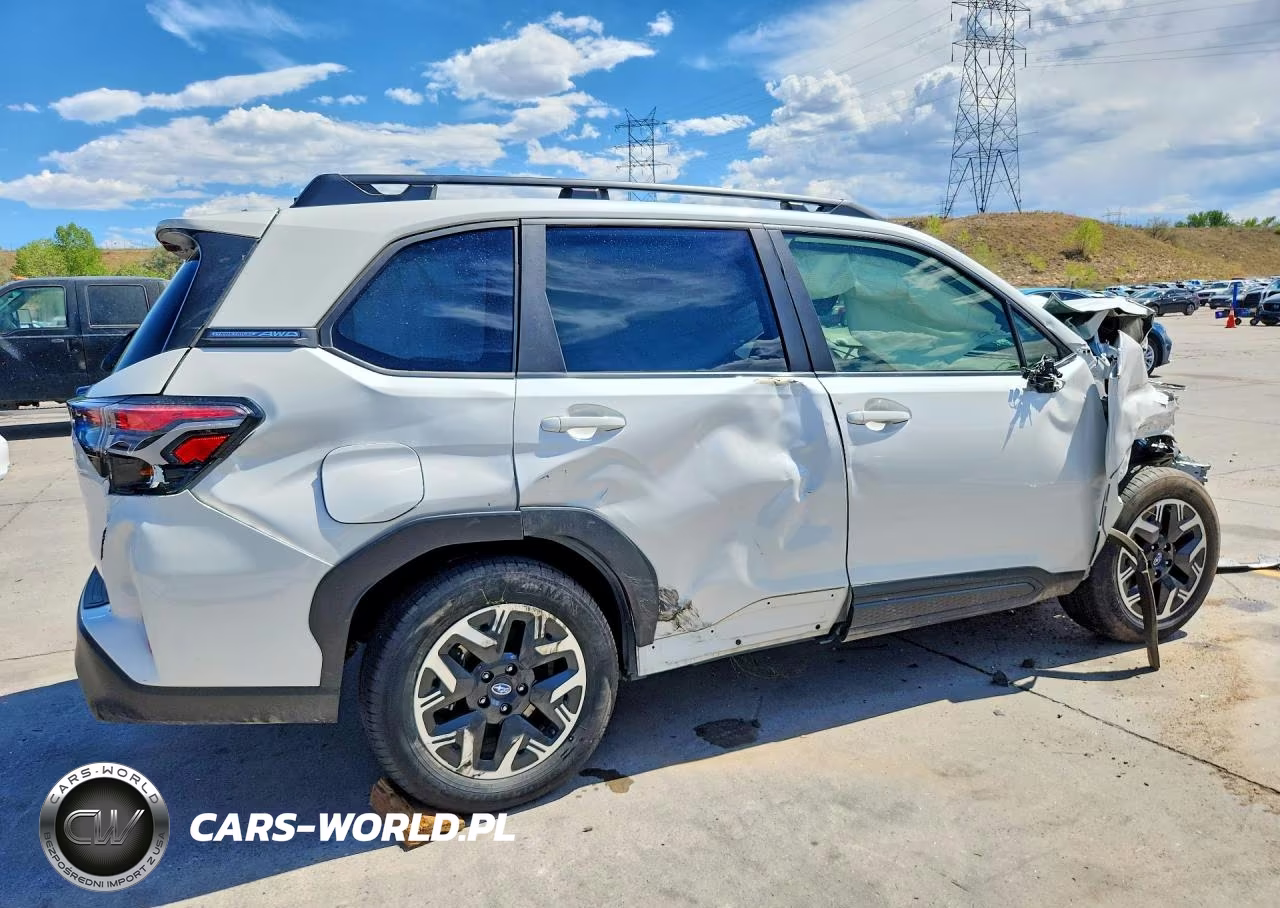 2025 Subaru Forester Premium VIN:JF2SLDDC6SH465304 - 3