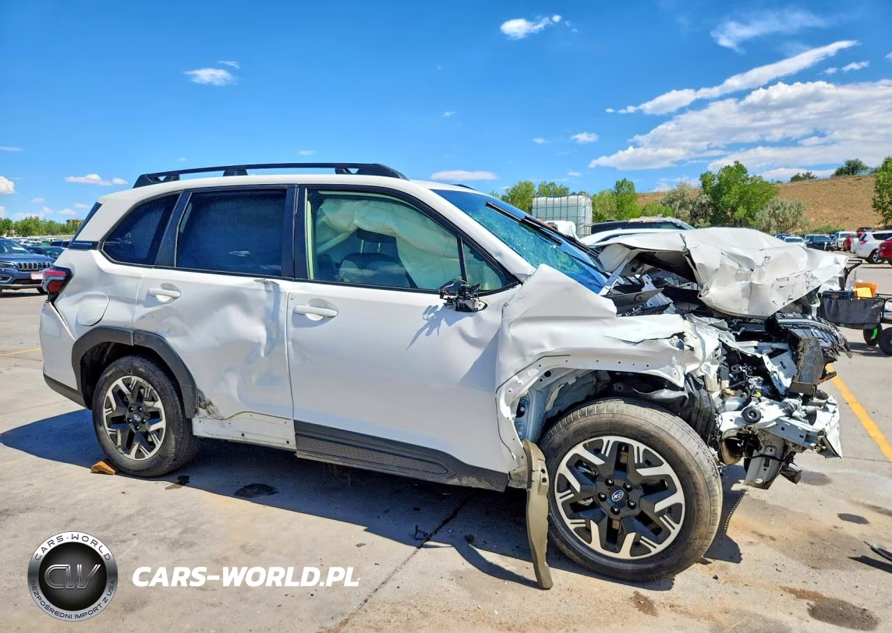 2025 Subaru Forester Premium VIN:JF2SLDDC6SH465304 - 4