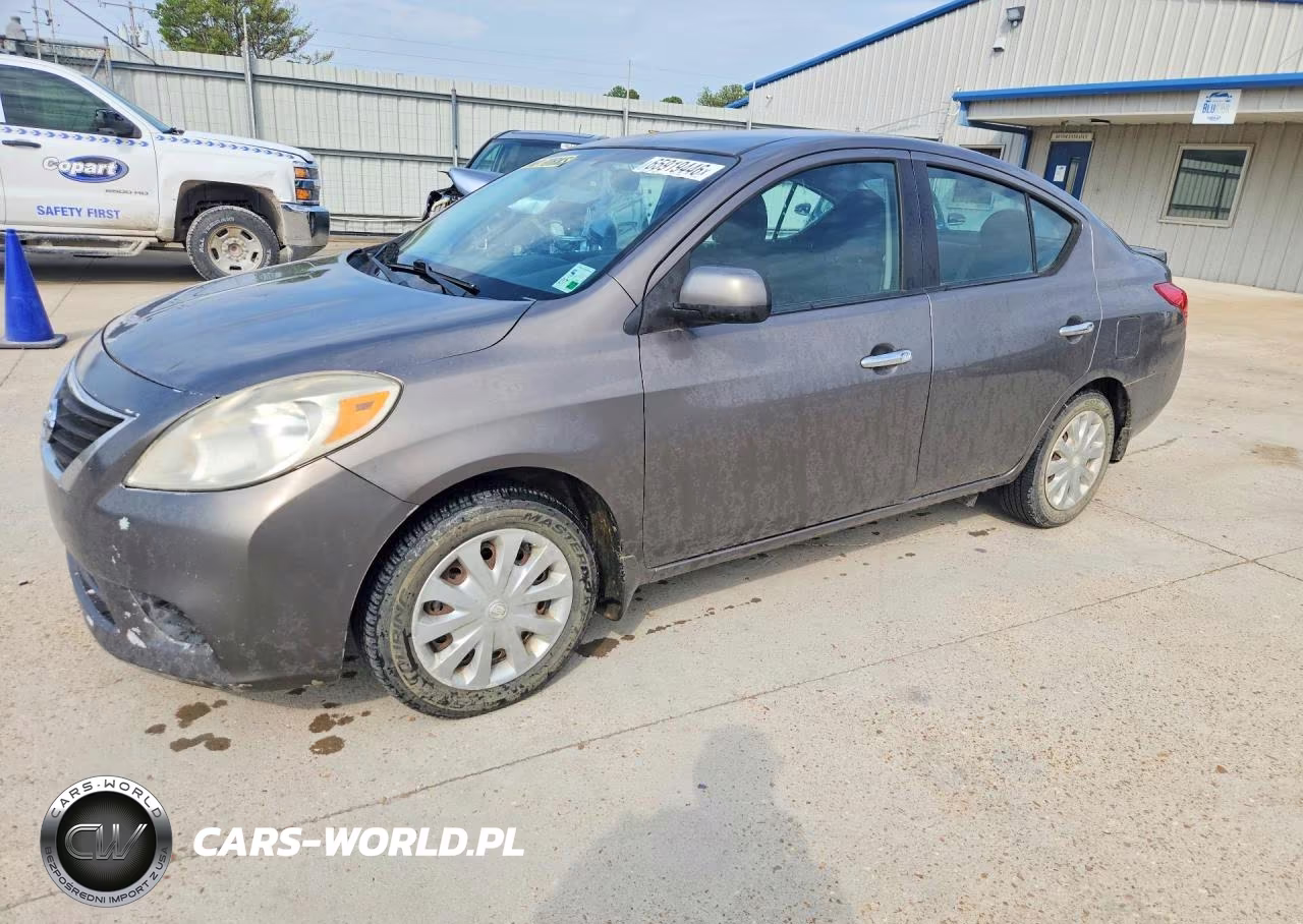 2013 Nissan Versa 1.6 S