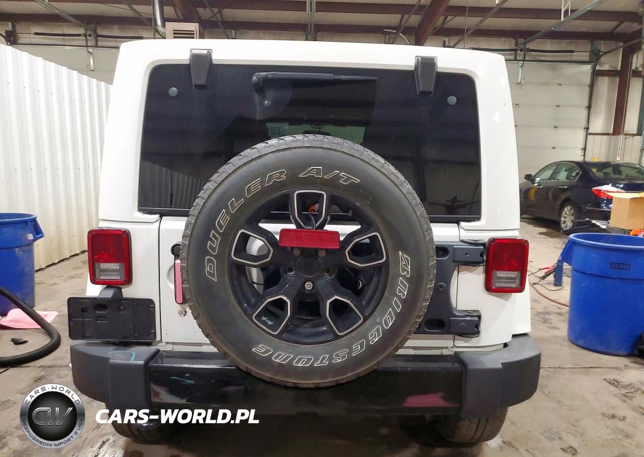 2017 Jeep Wrangler Unlimited Sahara VIN:1C4BJWEG9HL679503 - 6
