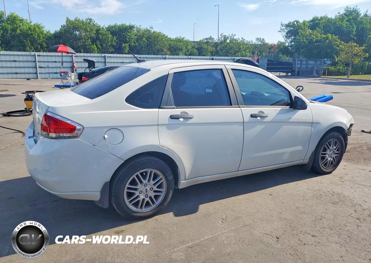 2009 Ford Focus Se VIN:1FAHP35N69W193680 - 3