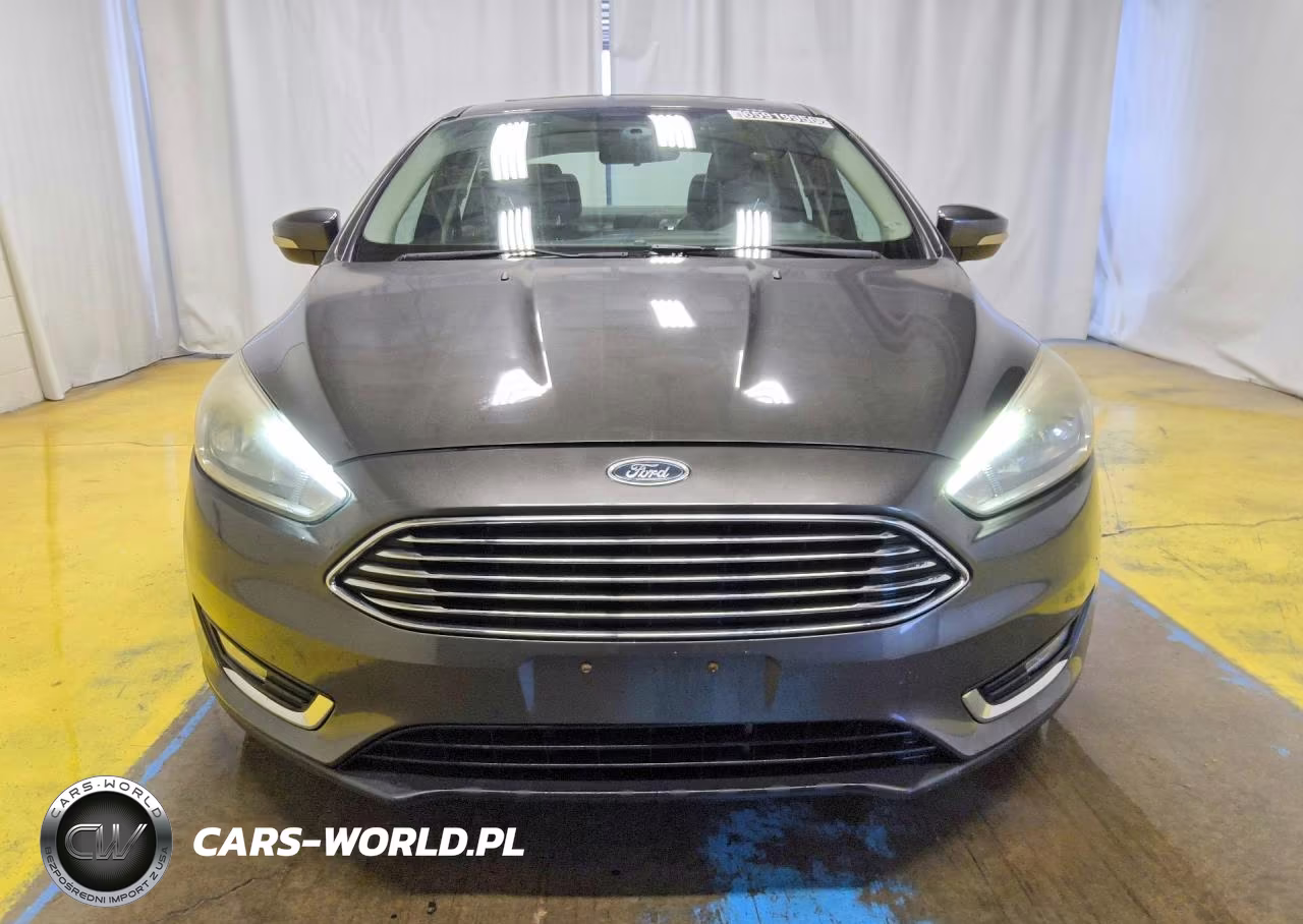 2015 Ford Focus Titanium VIN:1FADP3J27FL200966 - 5