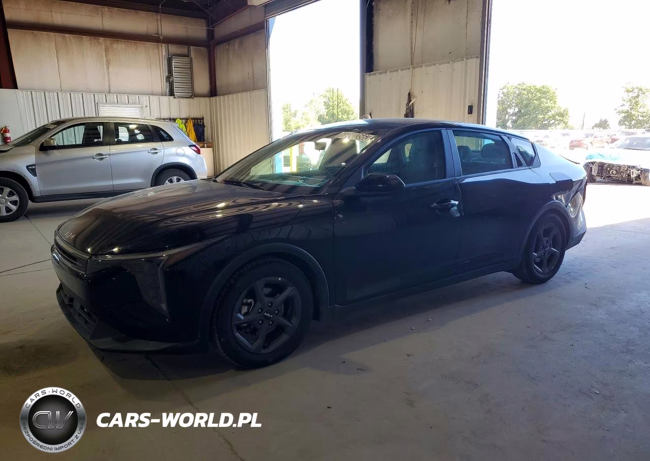 2025 Kia K4 Lxs – zdjęcie 1 z 12