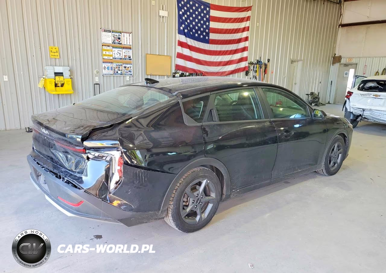 2025 Kia K4 Lxs VIN:3KPFT4DE2SE060807 - 3